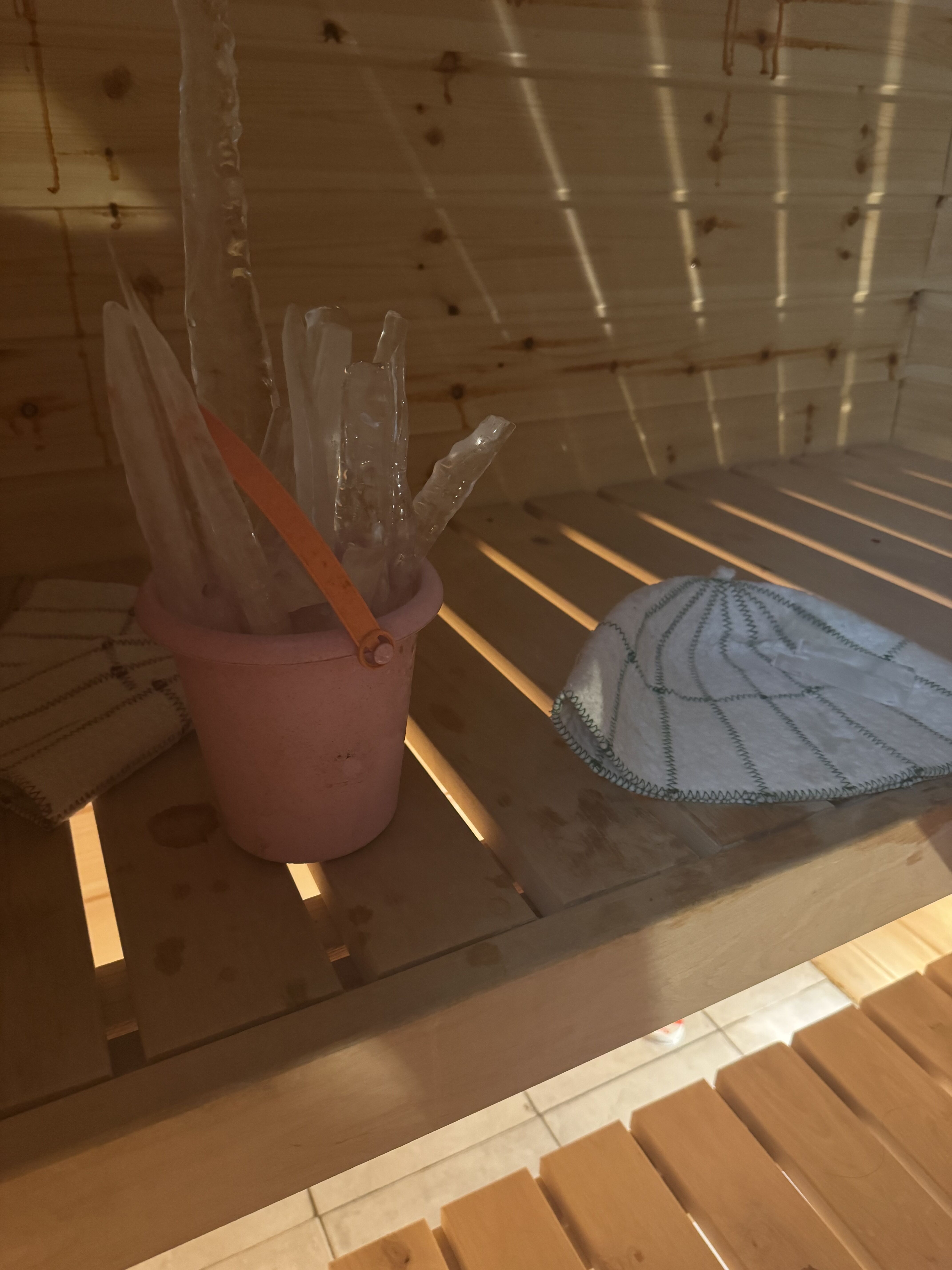 つららとサウナ